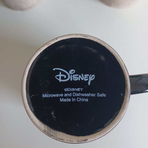 Disney Mickey Mouse 12oz Ceramic Mug | NEW | Microwave & Dishwasher Safe - Picture 4 of 5
